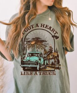 Lainey Wilson I Got A Heart Like A Truck Tour 2023 T-Shirt, Lainey Wilson Country Music Tour 2023